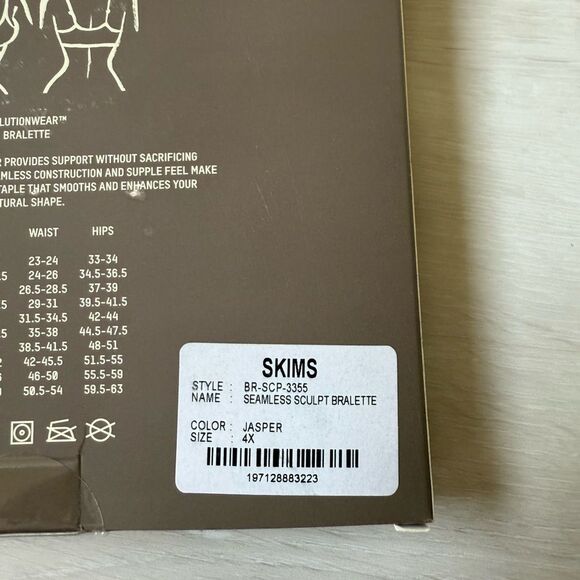 SKIMS SEAMLESS SCULPT
BRALETTE JASPER 4X NWT IN BOX - Picture 7 of 7